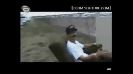 Пияна Американка Се Обажда На 911, че шофира 