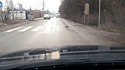 Ужасно състояние на натоварен булевард в София