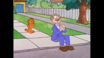 Garfield - the mail animal - peanut-brained rooster - mummy dearest