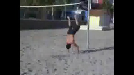 Идиот Се Пребива Правейки Се На Черна Нинджа