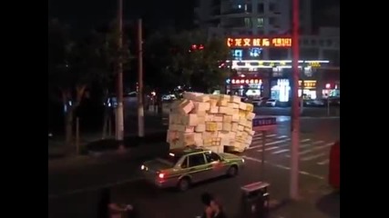 Странно превозно средство в Шанхай