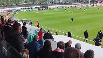 Бурната радост на Стоян Орманджиев и Филип Филипов след попадението на ЦСКА
