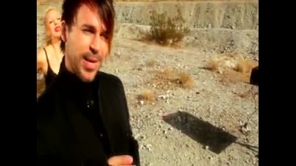 Bt (ft. Jes) - Every Other Way