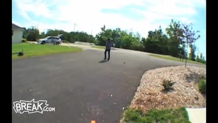 Skater Keeps Cool After Brutal Faceplant 