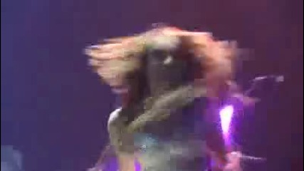 Miley Cyrus Doing Michael Jacksons Thriller Dance 