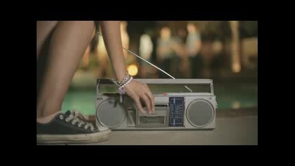 Selena Gomez & The Scene - Hit The Lights (lyric Video)