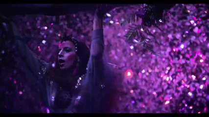 Lady Gaga - Applause (official)
