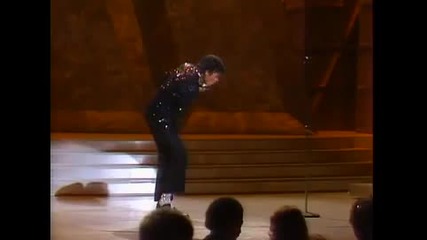 Невероятно изпълнение на Michael Jackson-(billie jean)