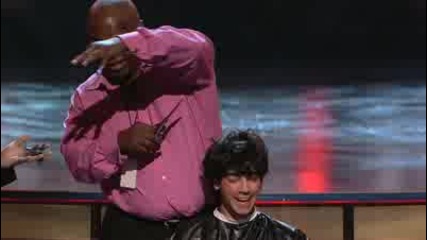 Joe Jonas Gets Haircut by Mike Tyson Teen Choice 2009