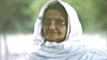 Компилация от филмови клипове на Шри Анандамайи Ма от 1956-1981