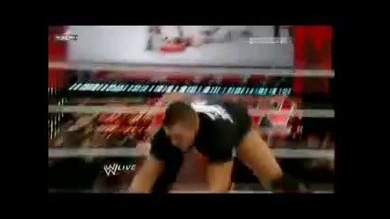 The Miz прави Finisher - а си на Sheamus на куфарче!!! 