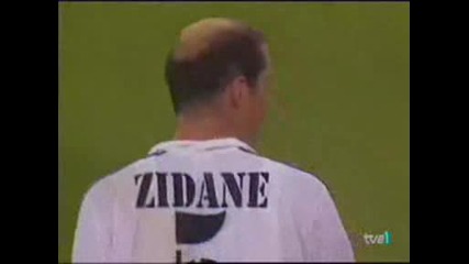 Фантастичния гол на Зинедин Зидан в финала през 2002