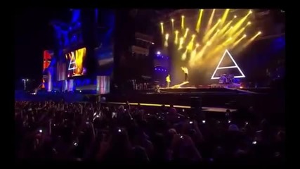 30 Seconds To Mars - Pyres Of Varanasi (live)
