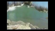 Силна експлозия в езеро