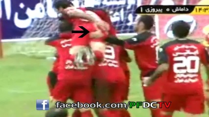Смях - вижте какво прави този футболист когато отбора му вкара гол !!!