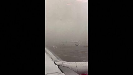Международното летище на Дубай е наводнено