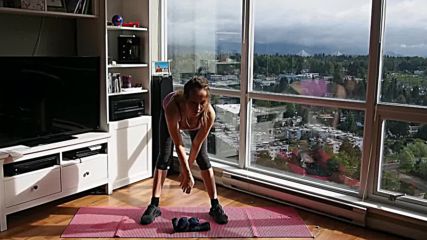 Prenatal fitness arm workout