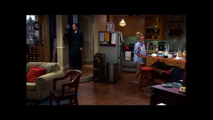 Пени, танцува докато прави закуска - Смях - The Big Bang Theory