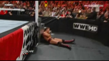 Wwe Raw 26.12.11 R-turth Се Завръща И Пребива The miz