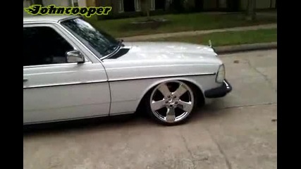 Много Нисък Mercedes 240d W123