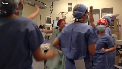 Хирурзи се разиграват яко - Смях - 2013
