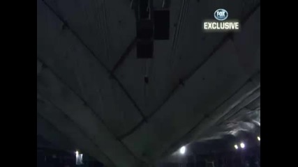 Снегът събори покрива на стадион в Сащ 