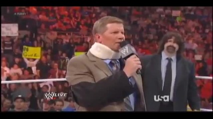 Мик Фоли става временен главен мениджър на Raw и Smackdown