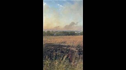 Търсят се доброволци за гасене на голям пожар до Костинброд, огънят се вижда от километри
