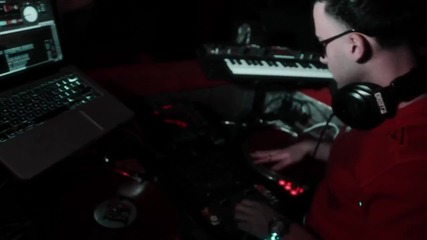 Ariez Onasis ft Fatman Scoop & Clinton Sparks - Go Crazy