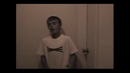 Justin Bieber sings Wait For You d