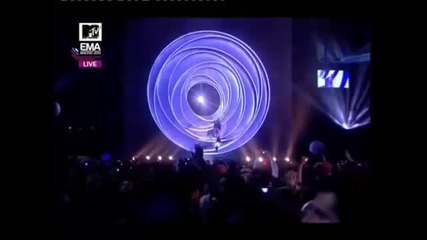 На Живо От Mtv Ema ! B.o.b - Airplanes 