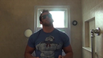 Zack Ryder се залива с ледена вода ( Ice Bucket Challenge )