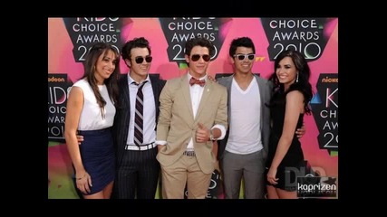 *jemi * Demi Lovato and Joe Jonas - Make a wave (снимки)