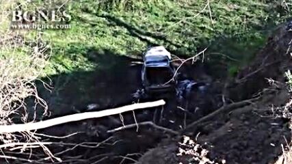 Кола падна и изгоря в пропаст на пътя Симитли-Банско