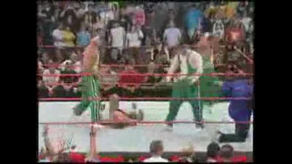 Wwe - Triple H Помага На Hbk