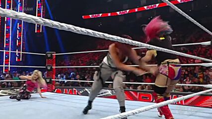 Bianca Belair’s match against IYO SKY ends in a huge brawl: Raw, Aug. 1, 2022