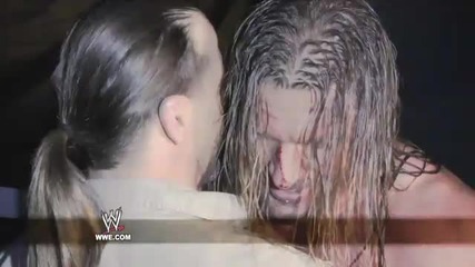 Shawn Michaels гледа мача на Undertaker и Triple H на Wrestlemania 27 