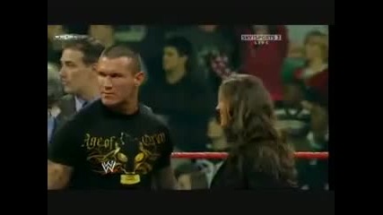 Стефани предизвиква Ренди Ортън на ринга - Wwe Raw