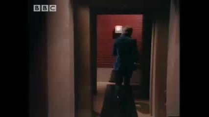 Bbc Classic Doctor Who Confronting the Controllers - Invasion of the Dinosaurs 