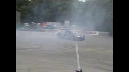 Audi R8 Doughnuts