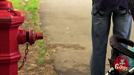 Експлозия на пожарен кран - Скрита Камера