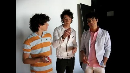 The Jonas Brothers Valentines Day Message! 