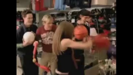 Avril Lavigne-keep Holding On