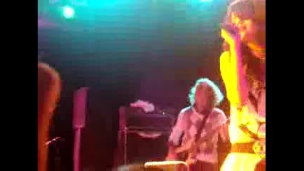 selena gomez falling down live 