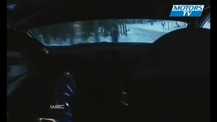 Wrc rallye Suede Block dans les murs de neige 