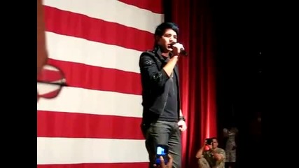 Химна на Америка - Adam Lambert пее The National Anthem 