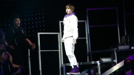 На живо Justin Bieber - Bigger 23.06.2010 Hartford