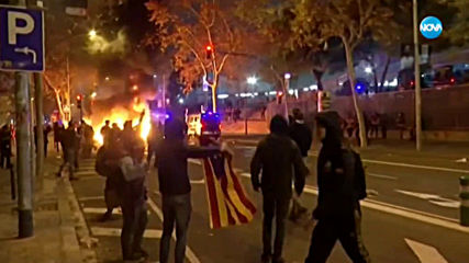 Близо 50 души пострадаха при протест до стадиона “Камп Ноу” в Барселона