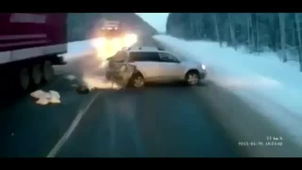 Чудо! Видео с тази катастрофа шокира света