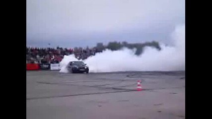 Bmw 750 Burnout
